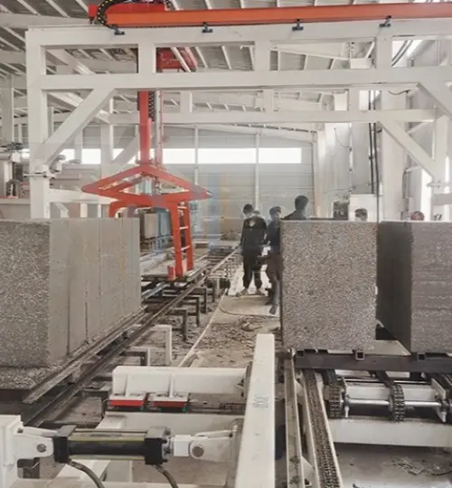 Xinjiang customer 6 meters mold autoclaved aerated block production line transformation self insulation block project